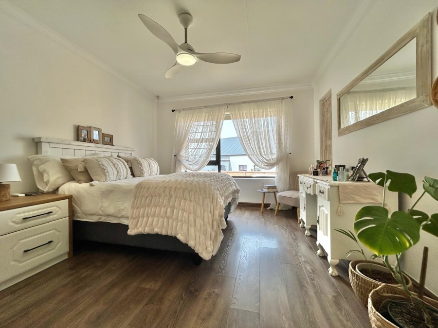 4 Bedroom Property for Sale in Wavecrest Eastern Cape